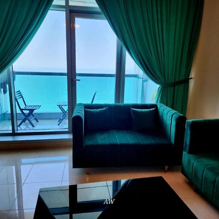 2 Bedroom Luxury Beach Apartment With Full Seaview Ajman Eksteriør bilde