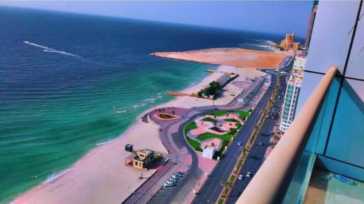 2 Bedroom Luxury Beach Apartment With Full Seaview Ajman Eksteriør bilde