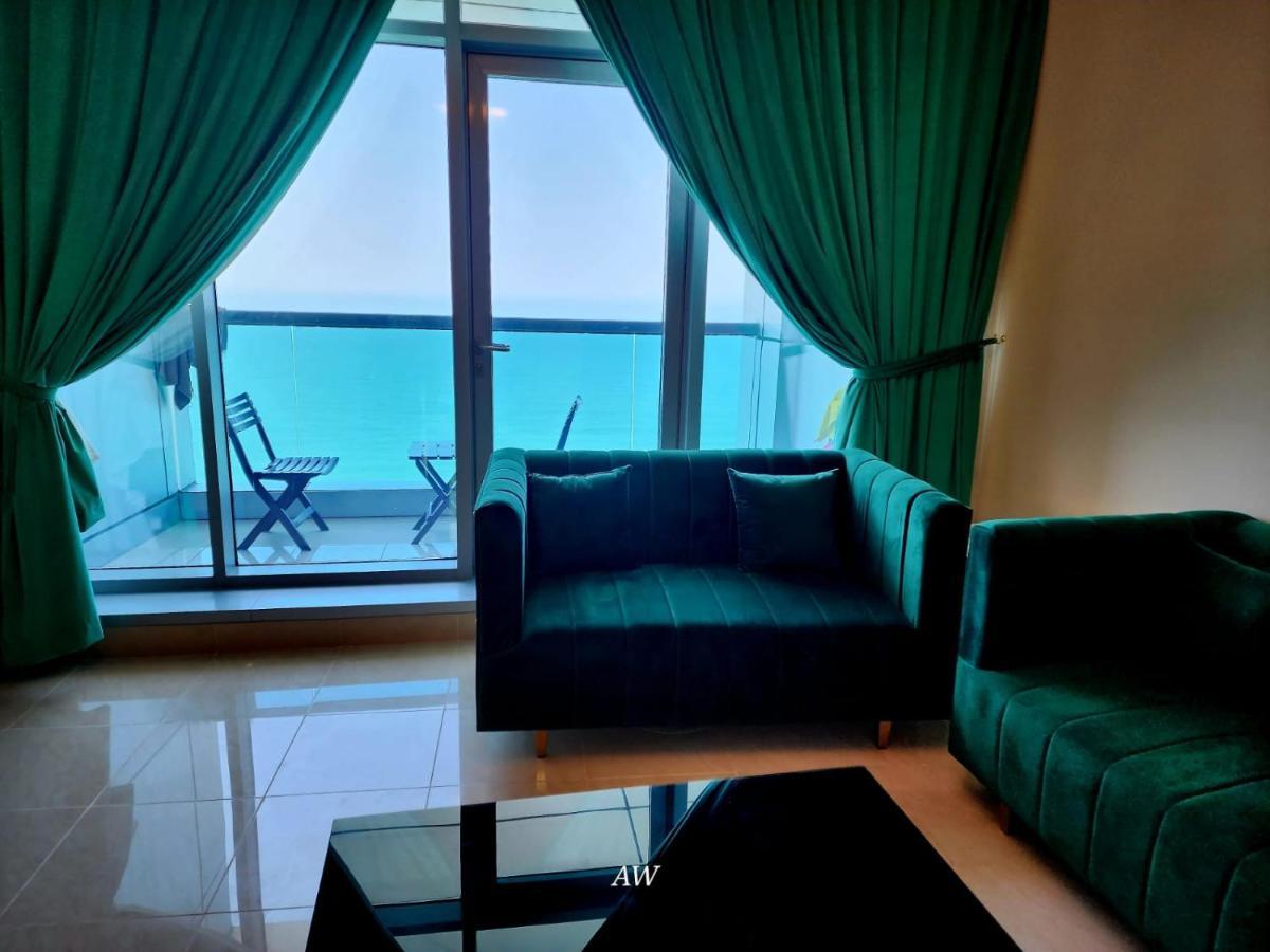 2 Bedroom Luxury Beach Apartment With Full Seaview Ajman Eksteriør bilde